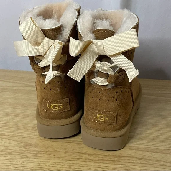 Ugg boots Dae Sunshine Perf women’s 7 brown bootie ribbon - Picture 2 of 10
